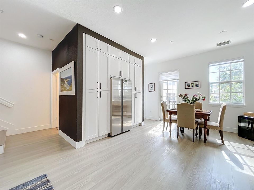 425 Greenwich Circle #205-30
