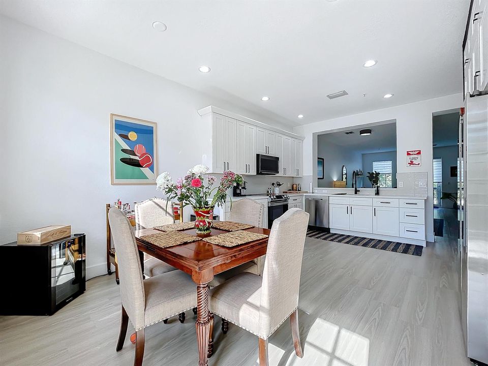 425 Greenwich Circle #205-33