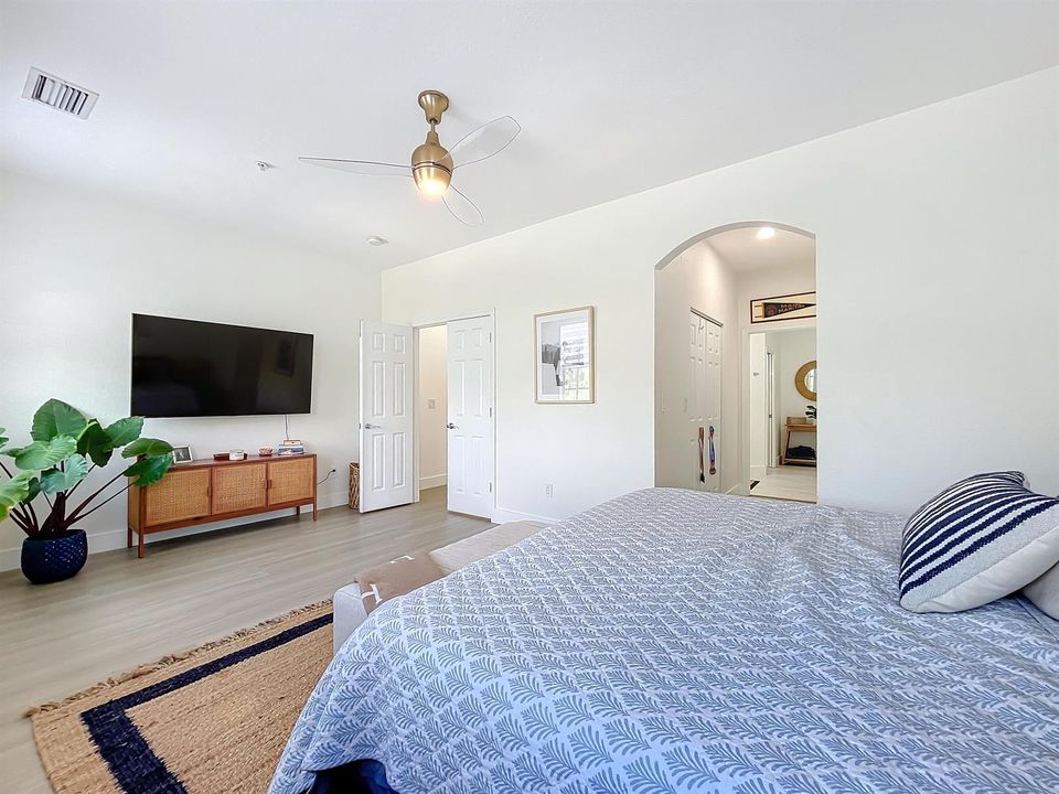 425 Greenwich Circle #205-51