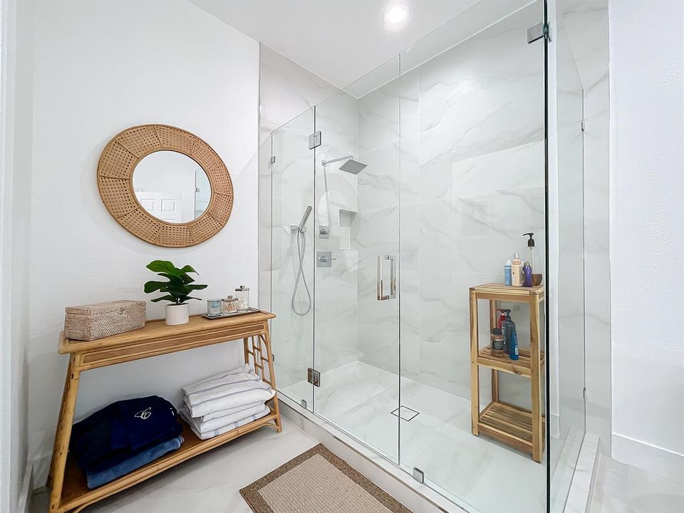 425 Greenwich Circle #205-60
