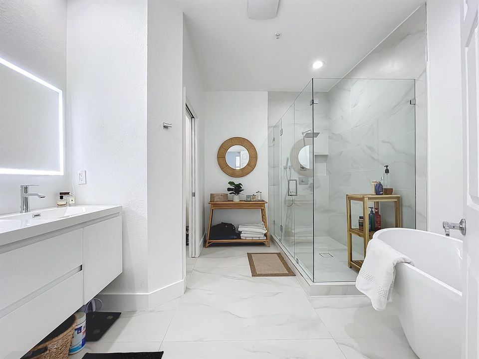 425 Greenwich Circle #205-54
