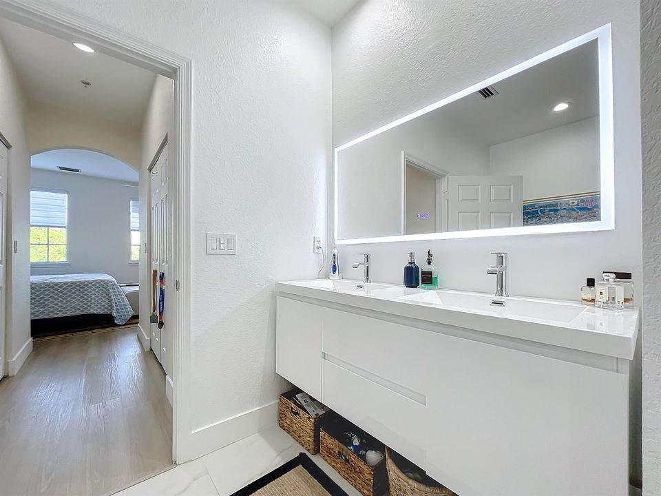 425 Greenwich Circle #205-59