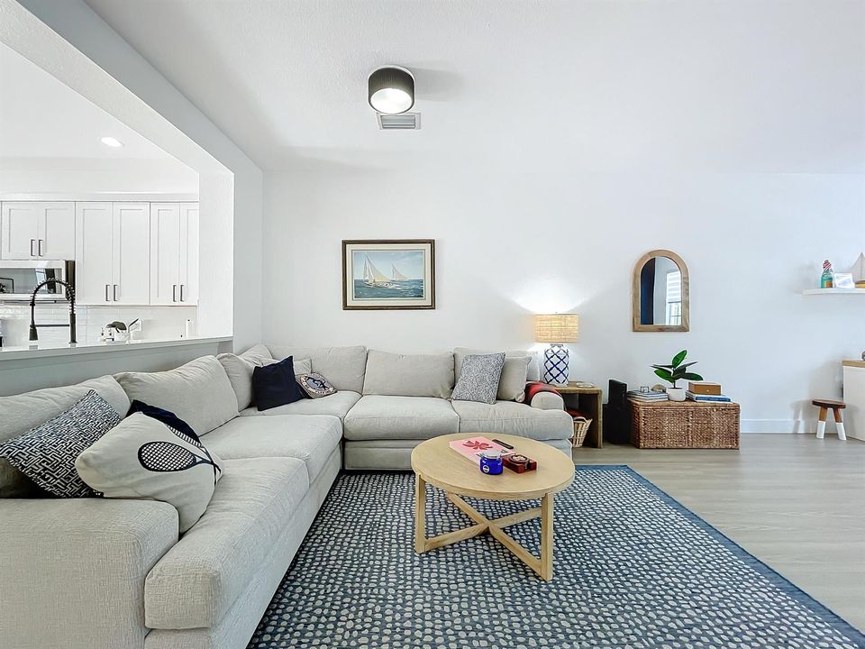 425 Greenwich Circle #205-19
