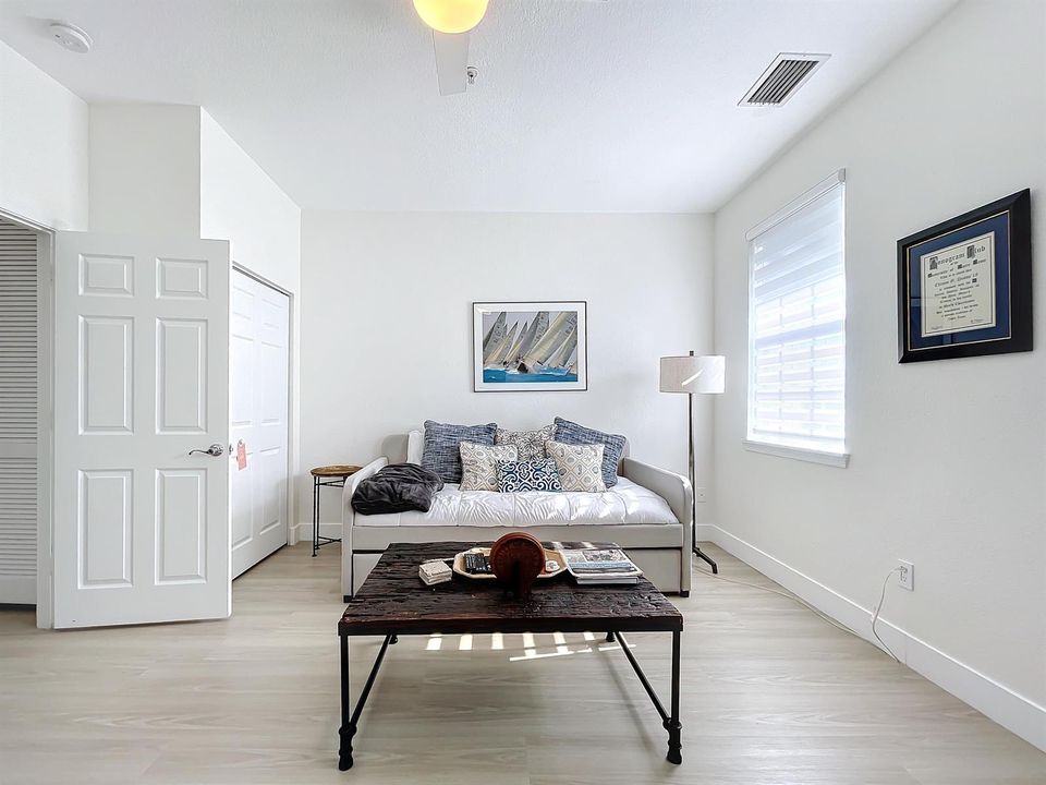 425 Greenwich Circle #205-40