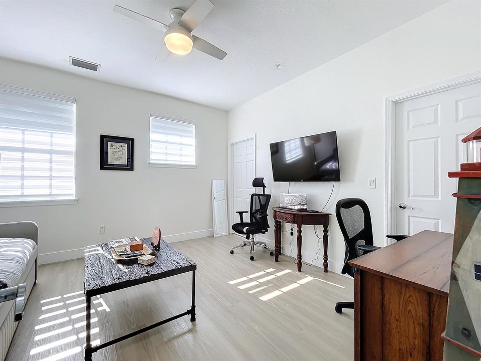 425 Greenwich Circle #205-39