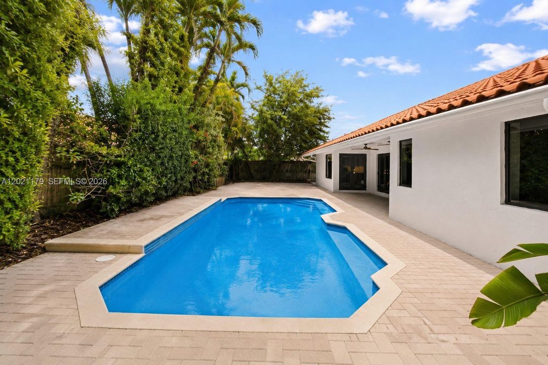 For Sale: $1,100,000 (4 beds, 2 baths, 2146 Square Feet)