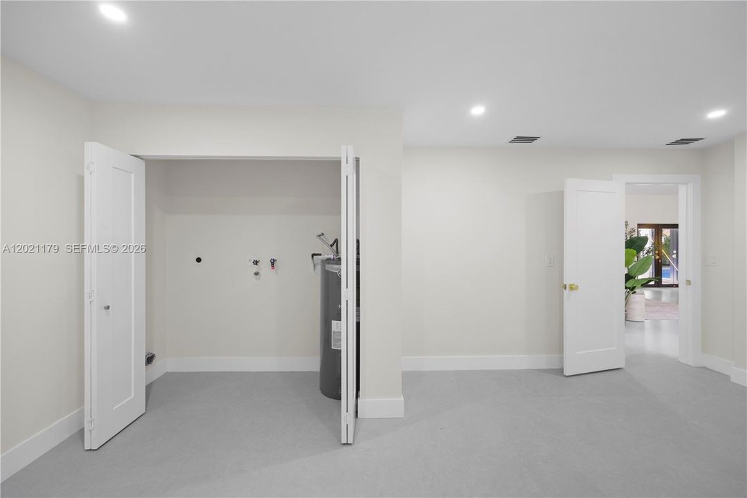 For Sale: $1,100,000 (4 beds, 2 baths, 2146 Square Feet)