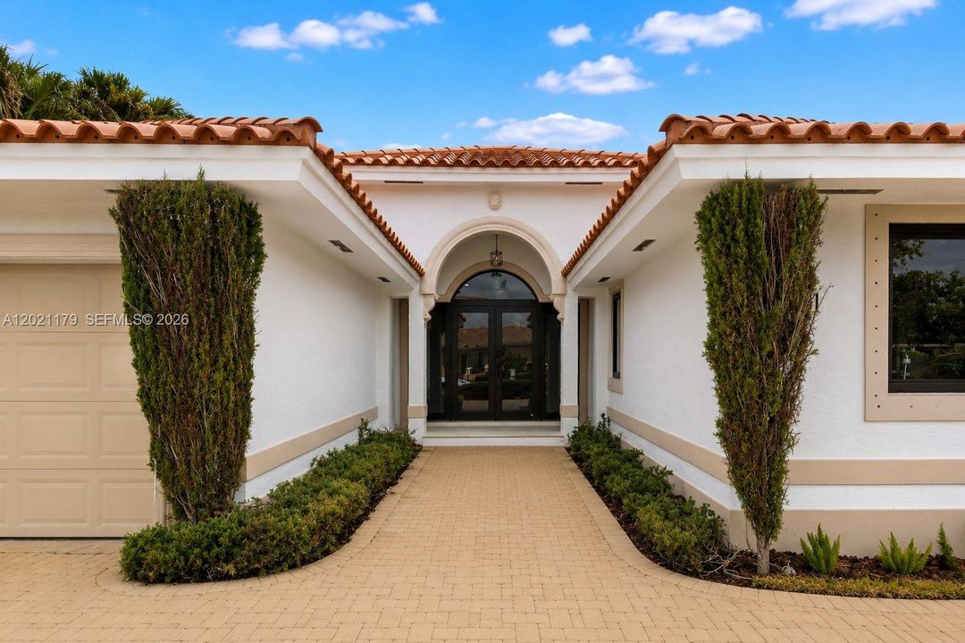 For Sale: $1,100,000 (4 beds, 2 baths, 2146 Square Feet)