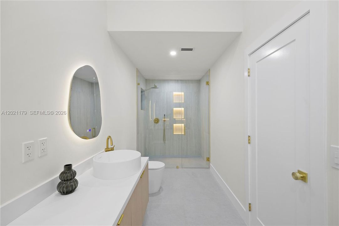 For Sale: $1,100,000 (4 beds, 2 baths, 2146 Square Feet)