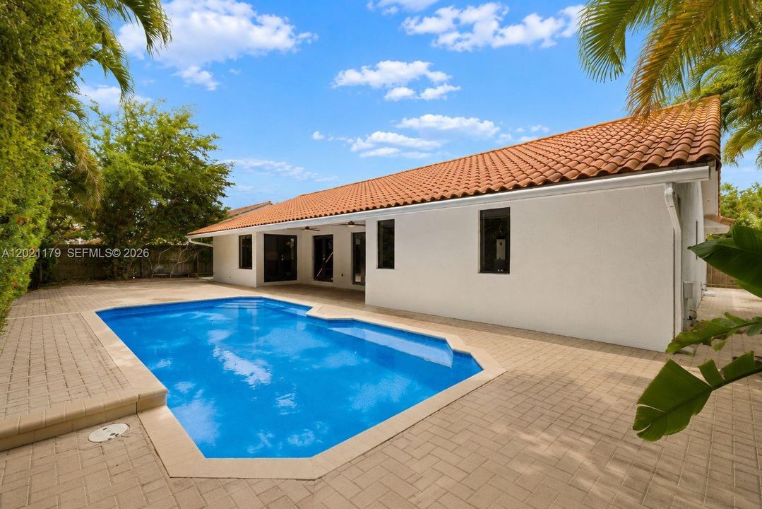 For Sale: $1,100,000 (4 beds, 2 baths, 2146 Square Feet)
