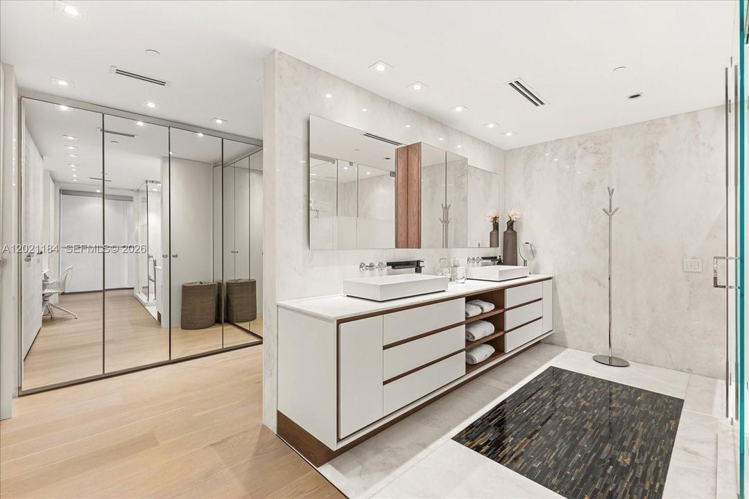 For Sale: $11,950,000 (4 beds, 4 baths, 4086 Square Feet)