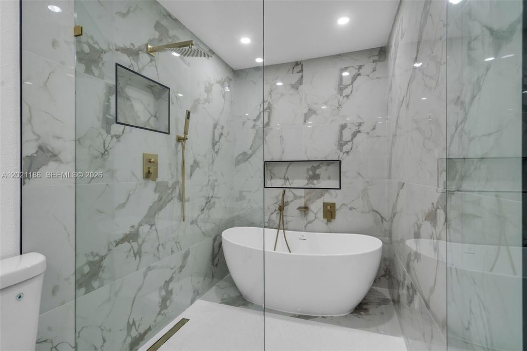 En Venta: $749,999 (5 camas, 3 baños, 1824 Pies cuadrados)