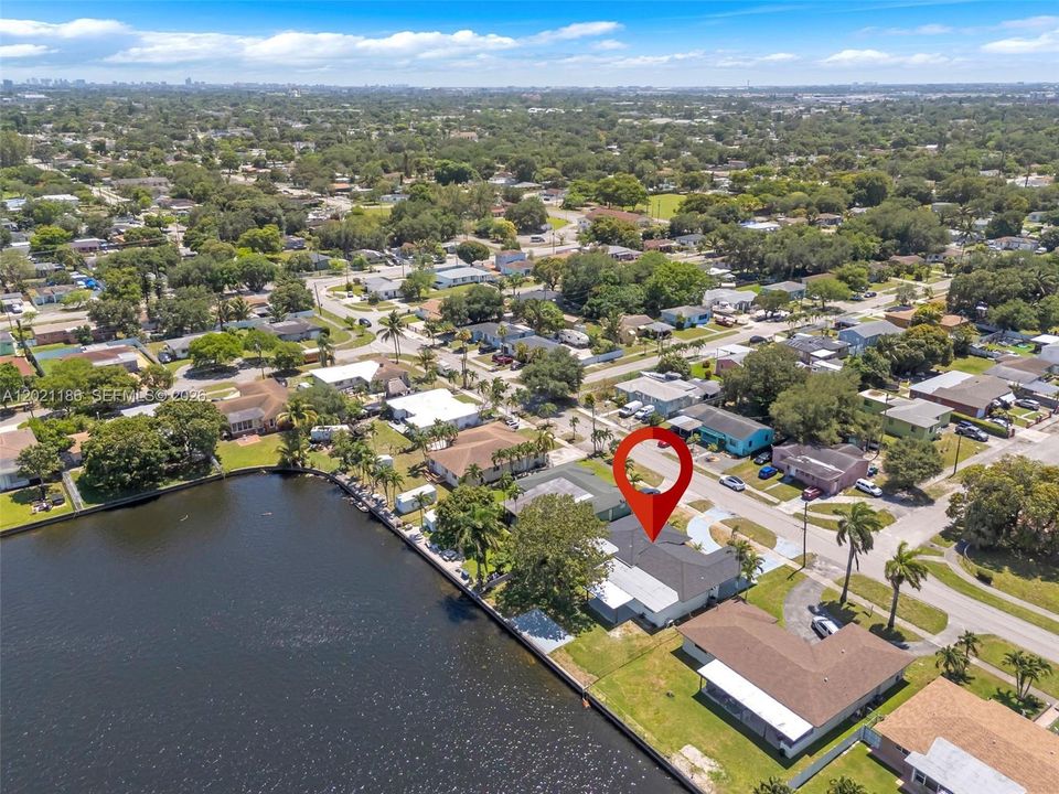 En Venta: $749,999 (5 camas, 3 baños, 1824 Pies cuadrados)