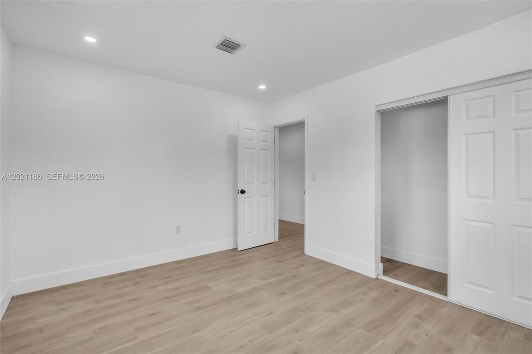 En Venta: $749,999 (5 camas, 3 baños, 1824 Pies cuadrados)