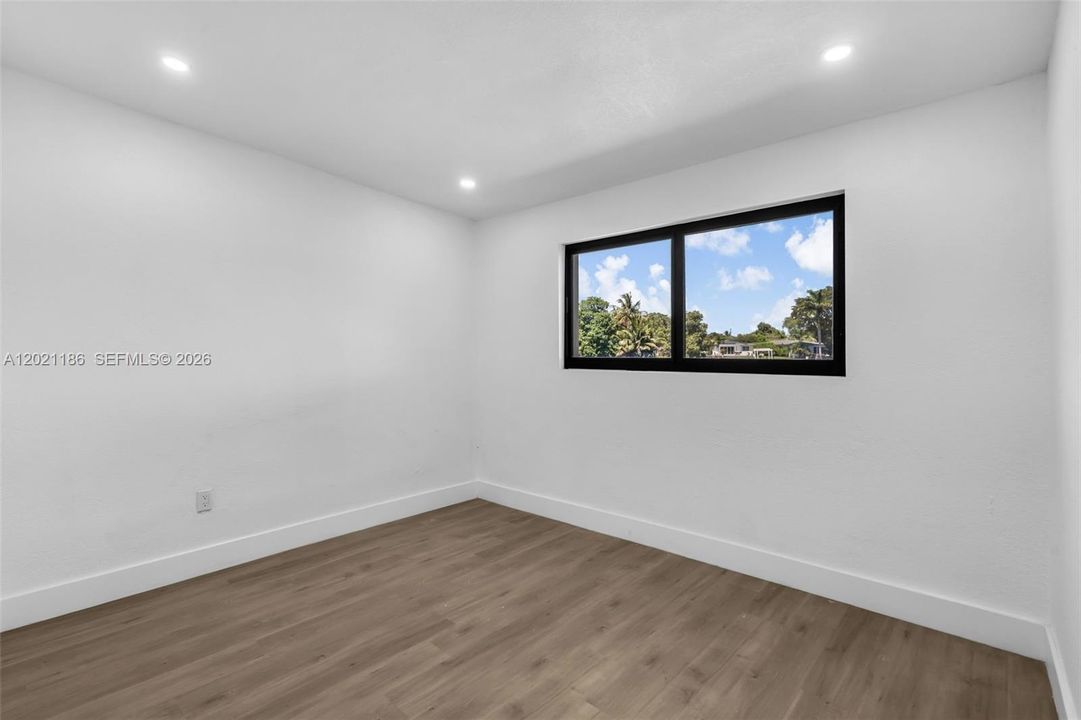 En Venta: $749,999 (5 camas, 3 baños, 1824 Pies cuadrados)