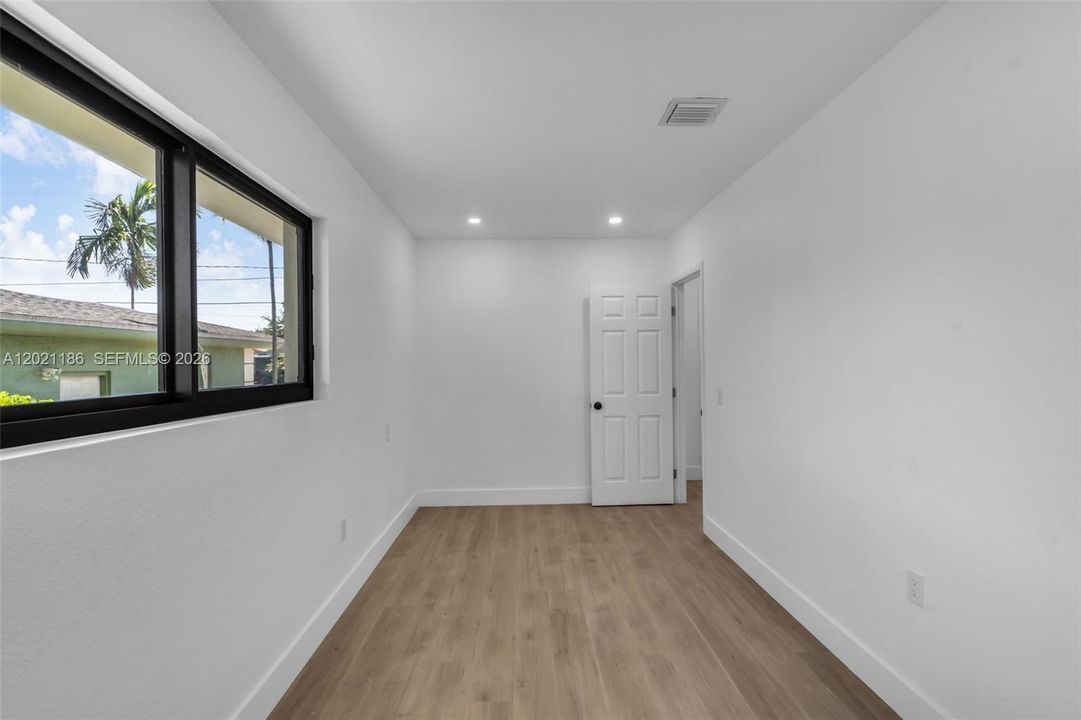 En Venta: $749,999 (5 camas, 3 baños, 1824 Pies cuadrados)