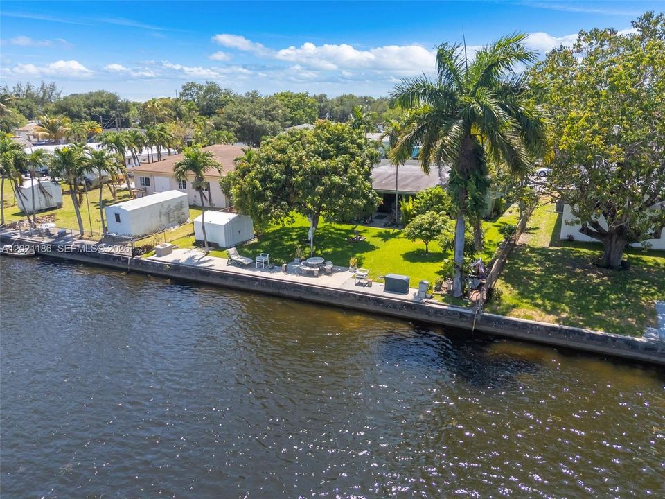 En Venta: $749,999 (5 camas, 3 baños, 1824 Pies cuadrados)