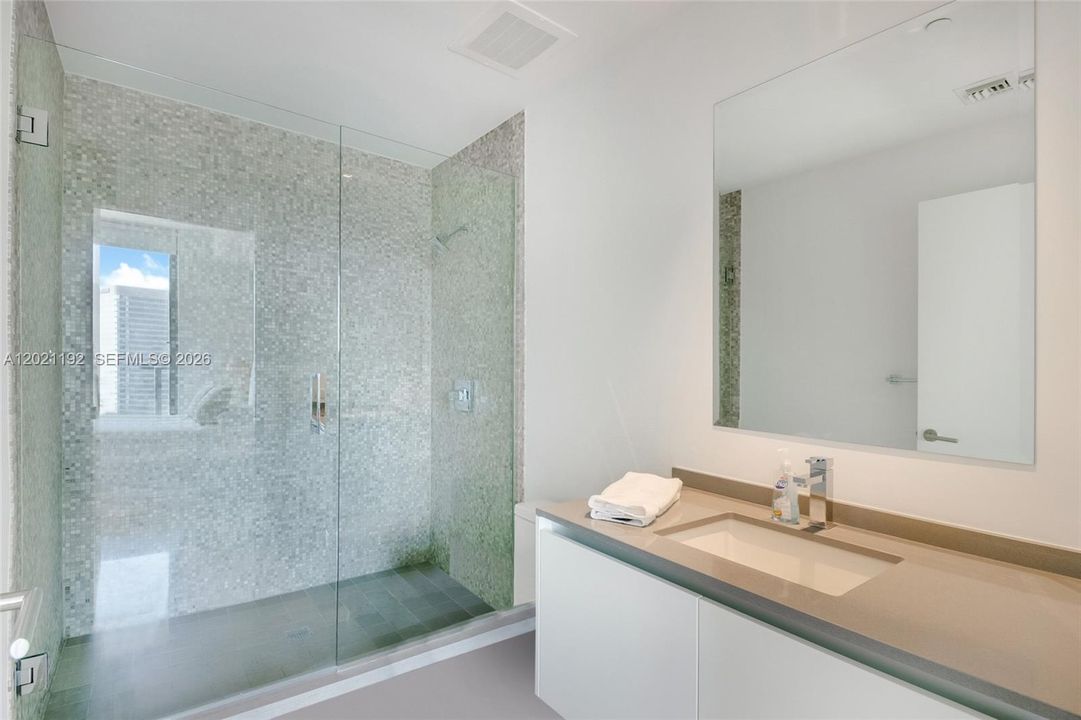 Active With Contract: $6,250 (2 beds, 2 baths, 1200 Square Feet)