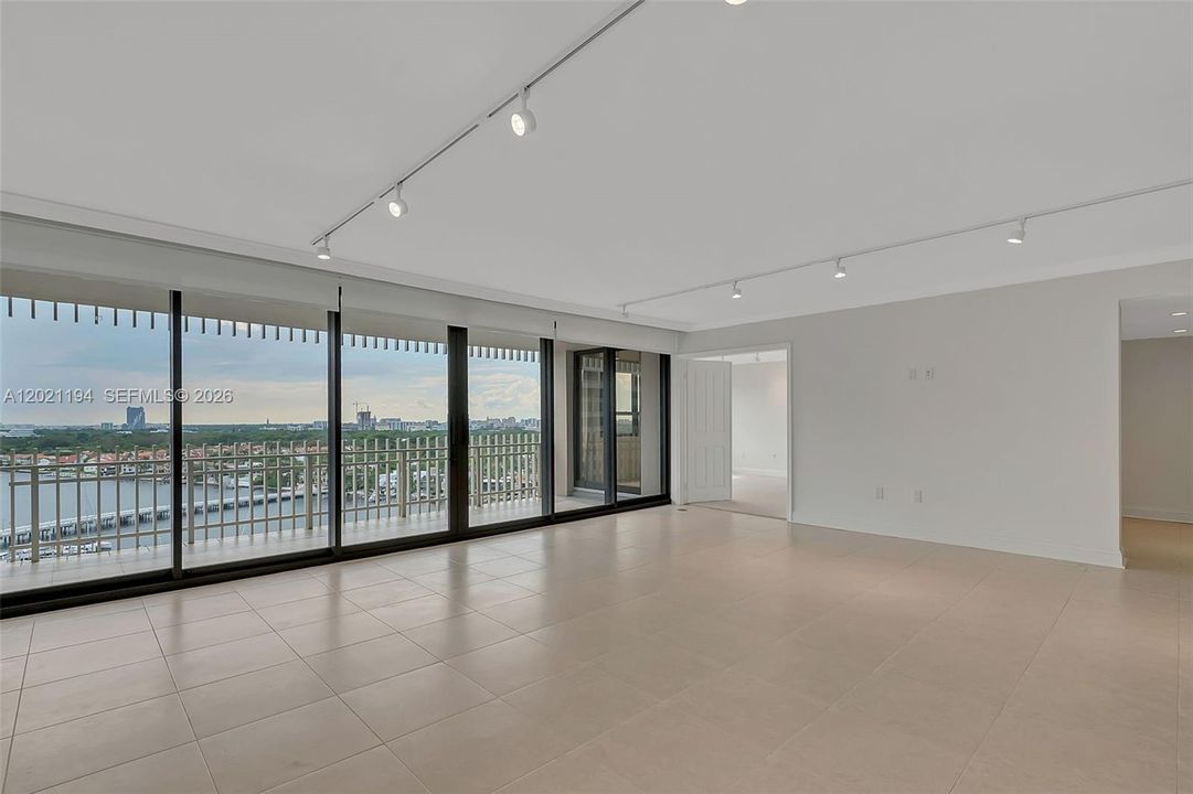 For Sale: $1,249,000 (2 beds, 2 baths, 1642 Square Feet)