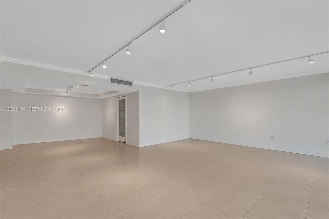 For Sale: $1,249,000 (2 beds, 2 baths, 1642 Square Feet)