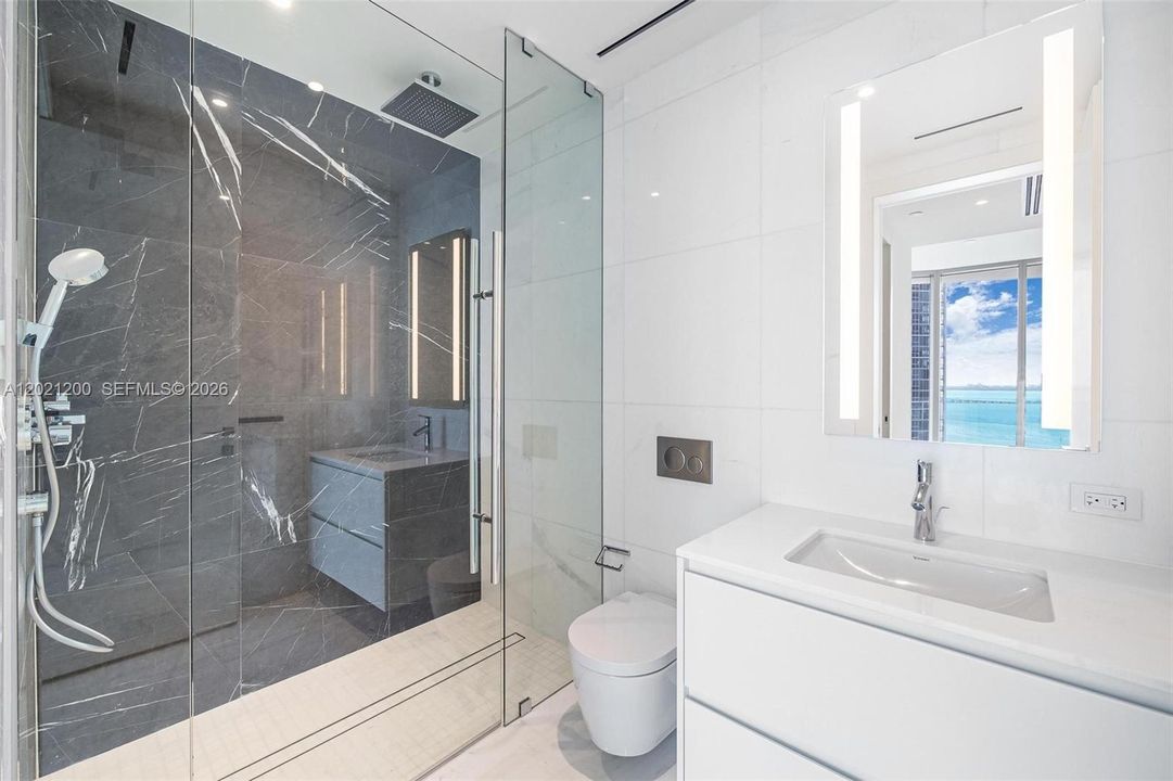 В аренду: $12,500 (2 спален, 2 ванн, 1203 Квадратных фут)