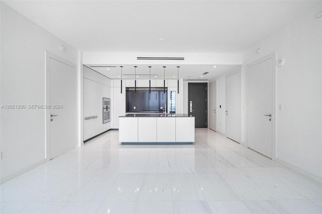 В аренду: $12,500 (2 спален, 2 ванн, 1203 Квадратных фут)