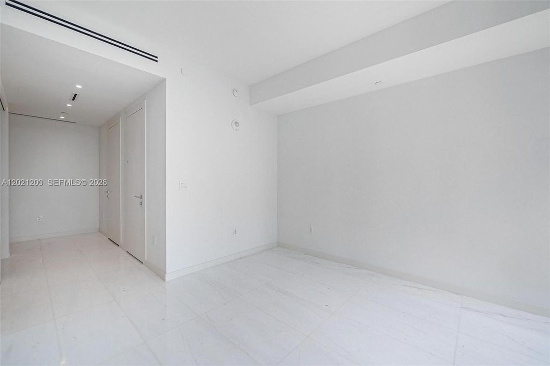 В аренду: $12,500 (2 спален, 2 ванн, 1203 Квадратных фут)