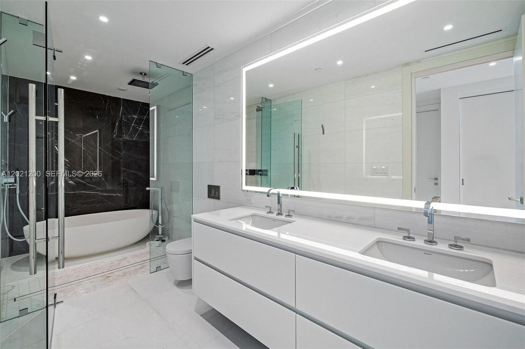 В аренду: $12,500 (2 спален, 2 ванн, 1203 Квадратных фут)