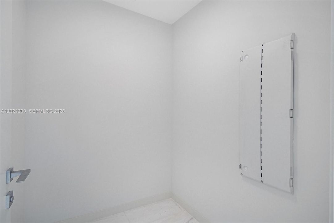 В аренду: $12,500 (2 спален, 2 ванн, 1203 Квадратных фут)