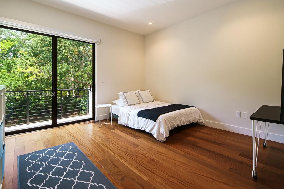 Guest bedroom