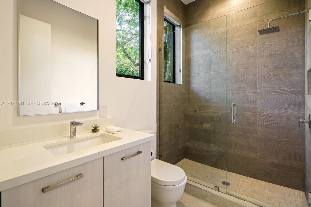 Downstairs ensuite