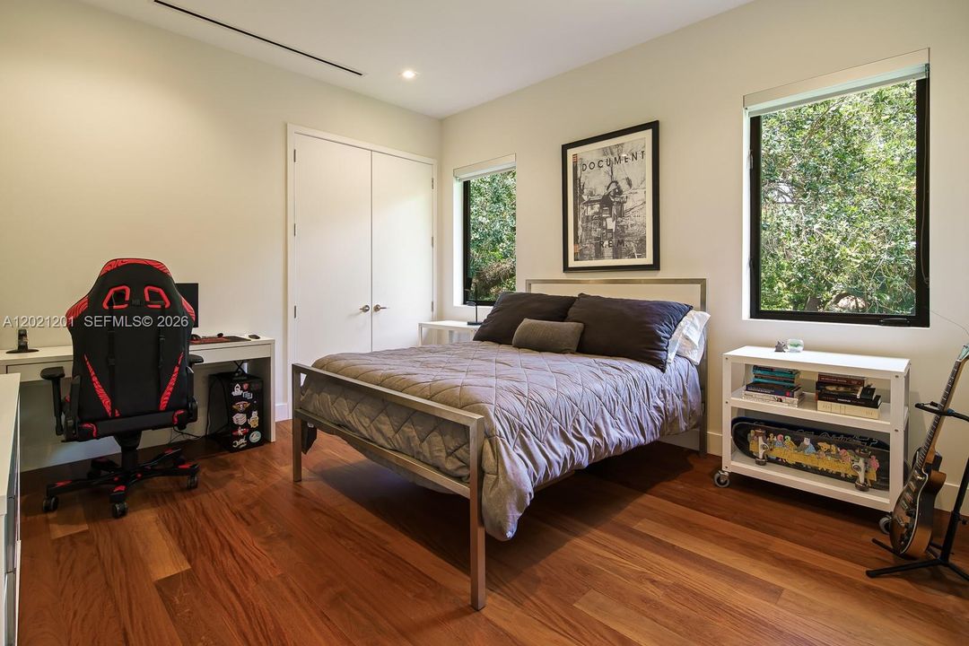 Guest bedroom