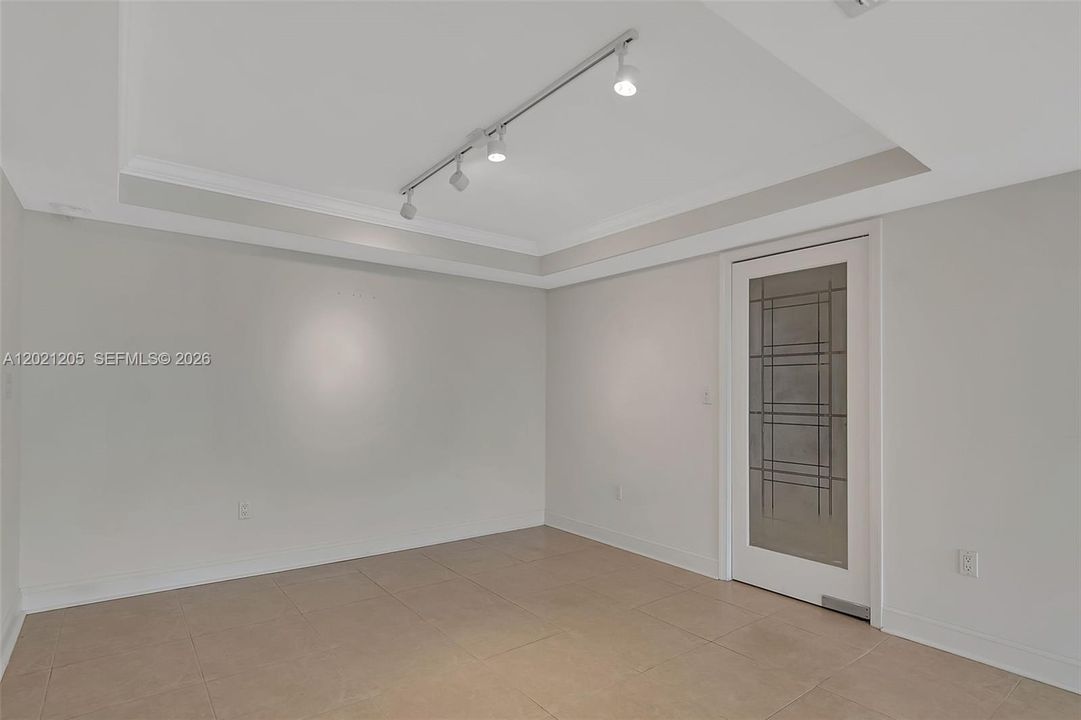 Active With Contract: $7,200 (2 beds, 2 baths, 1642 Square Feet)