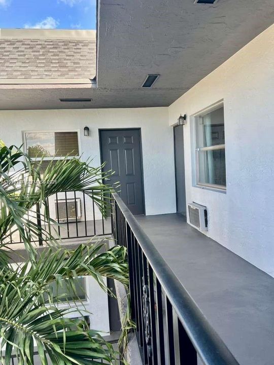 For Sale: $165,000 (1 beds, 1 baths, 750 Square Feet)