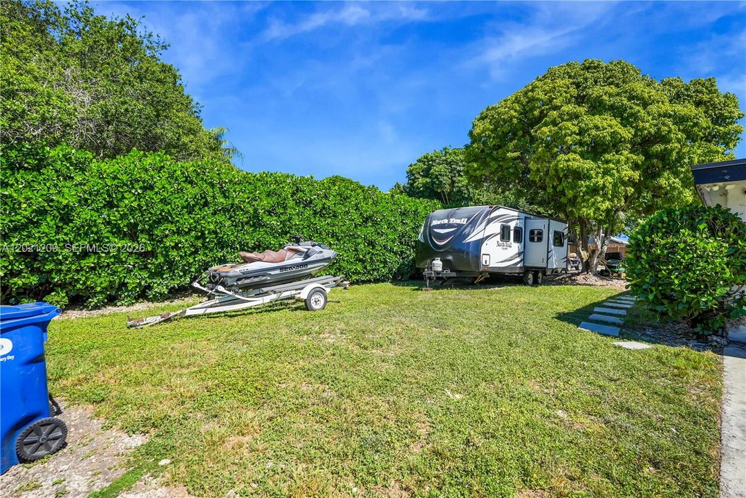 For Sale: $835,000 (4 beds, 2 baths, 2014 Square Feet)