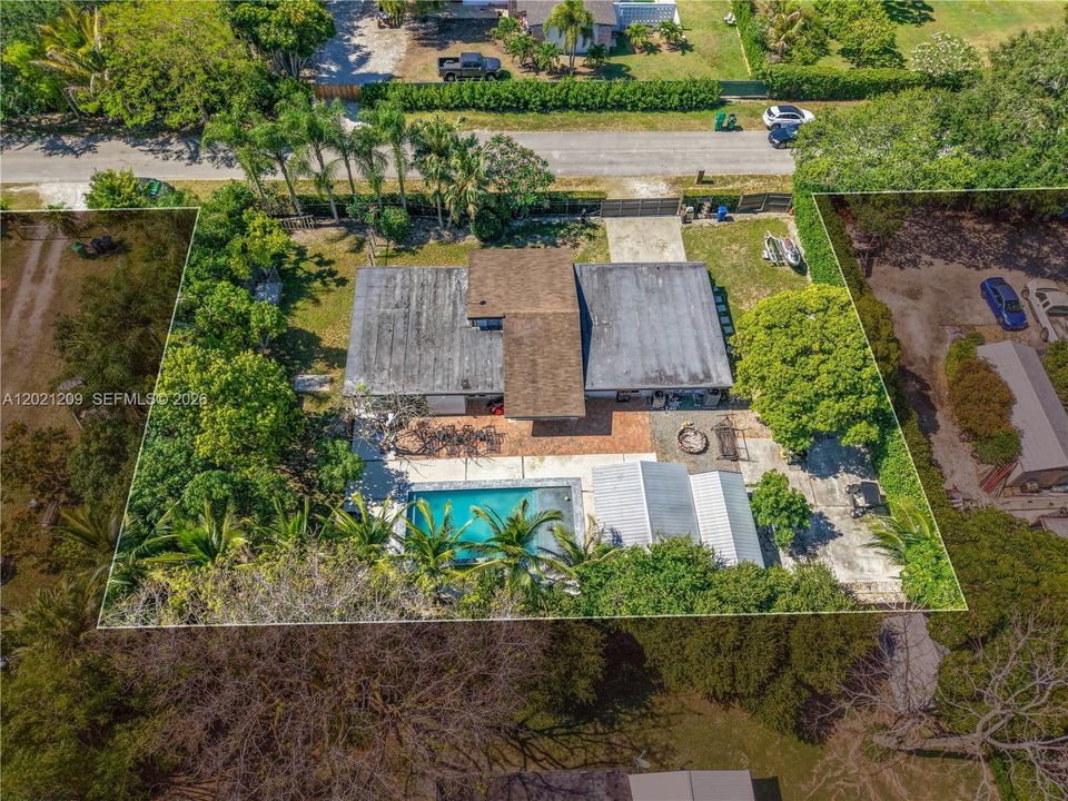 For Sale: $835,000 (4 beds, 2 baths, 2014 Square Feet)