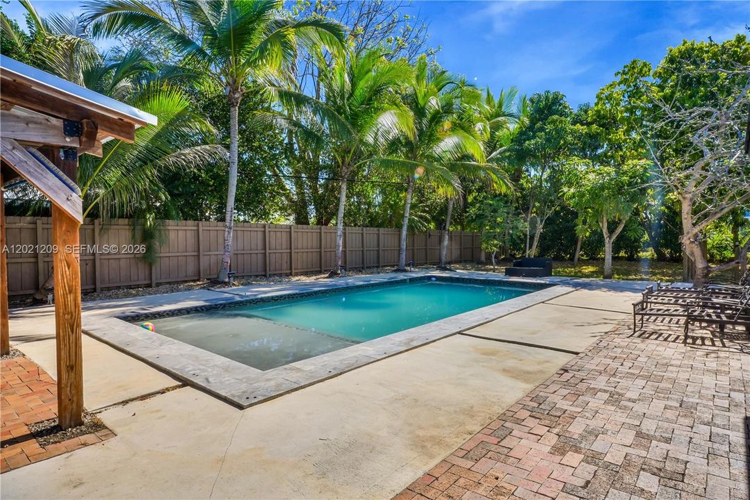 For Sale: $835,000 (4 beds, 2 baths, 2014 Square Feet)