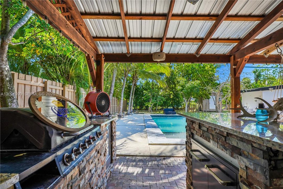 For Sale: $835,000 (4 beds, 2 baths, 2014 Square Feet)