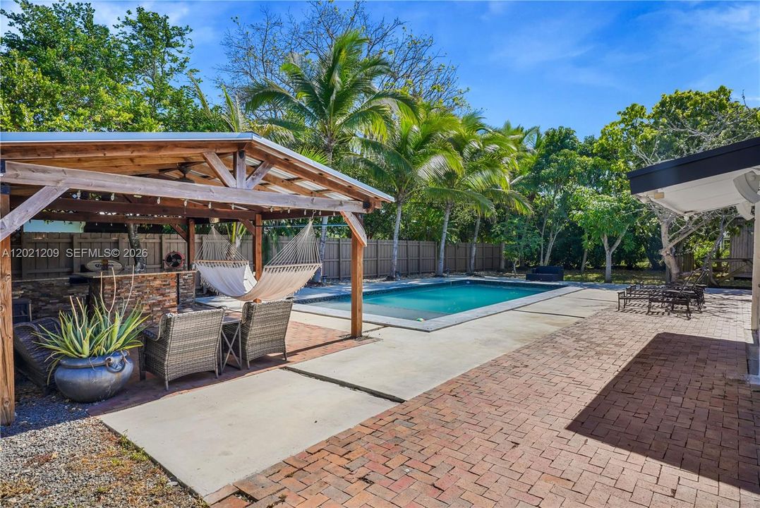 For Sale: $835,000 (4 beds, 2 baths, 2014 Square Feet)