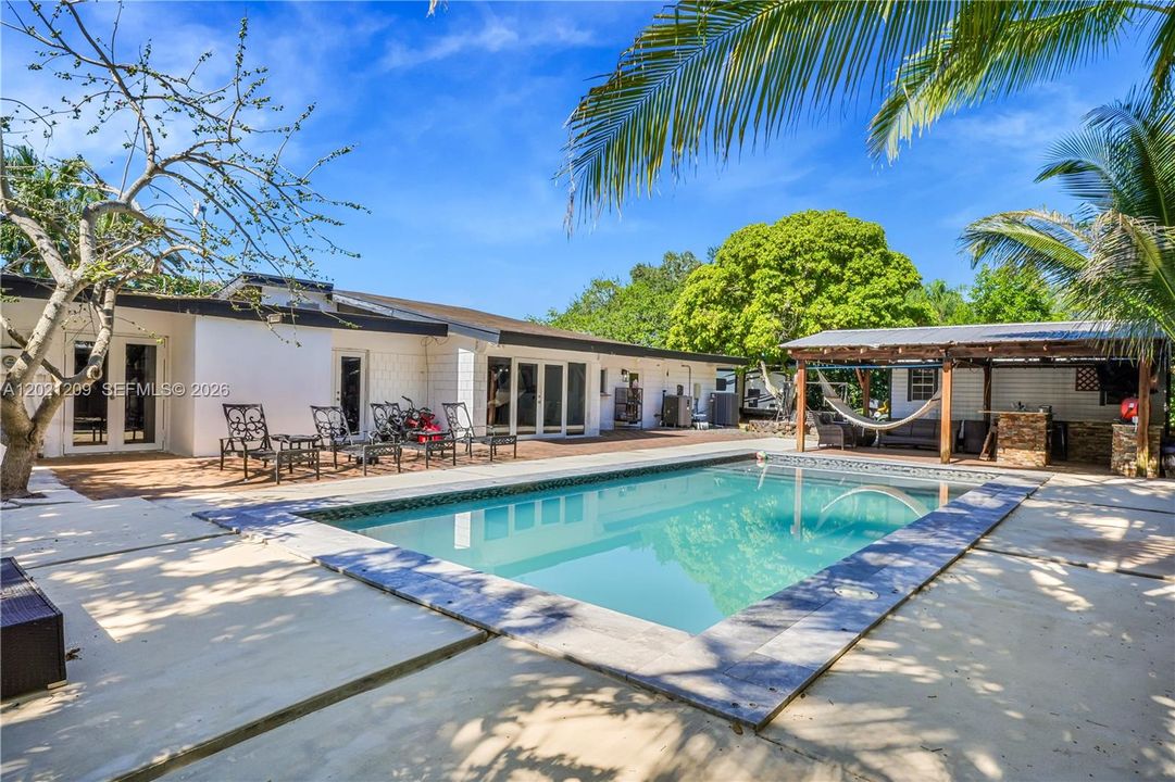 For Sale: $835,000 (4 beds, 2 baths, 2014 Square Feet)