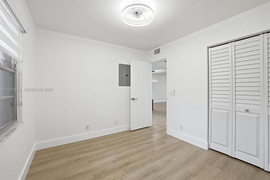 For Sale: $279,000 (2 beds, 2 baths, 1193 Square Feet)