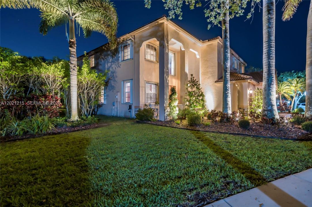Active With Contract: $1,175,000 (5 beds, 4 baths, 3339 Square Feet)