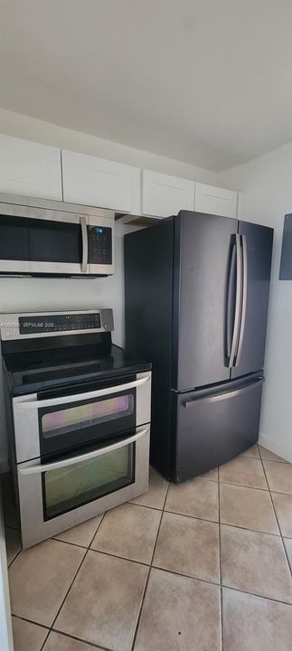 For Sale: $475,000 (3 beds, 2 baths, 1270 Square Feet)
