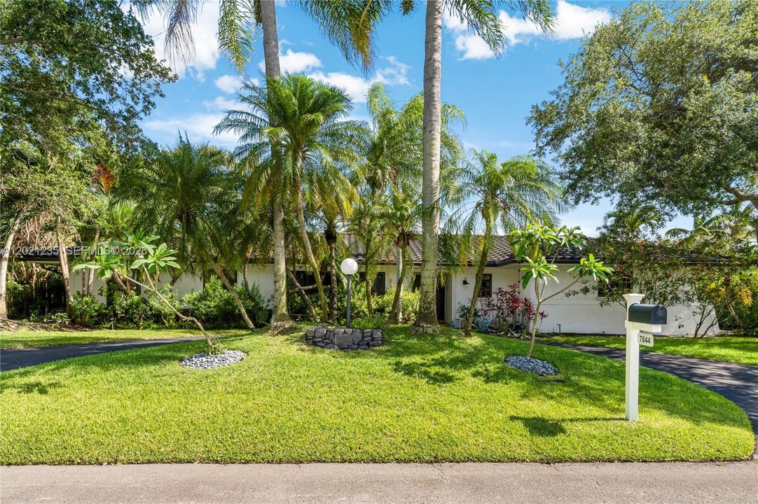 For Sale: $1,399,000 (4 beds, 3 baths, 2673 Square Feet)
