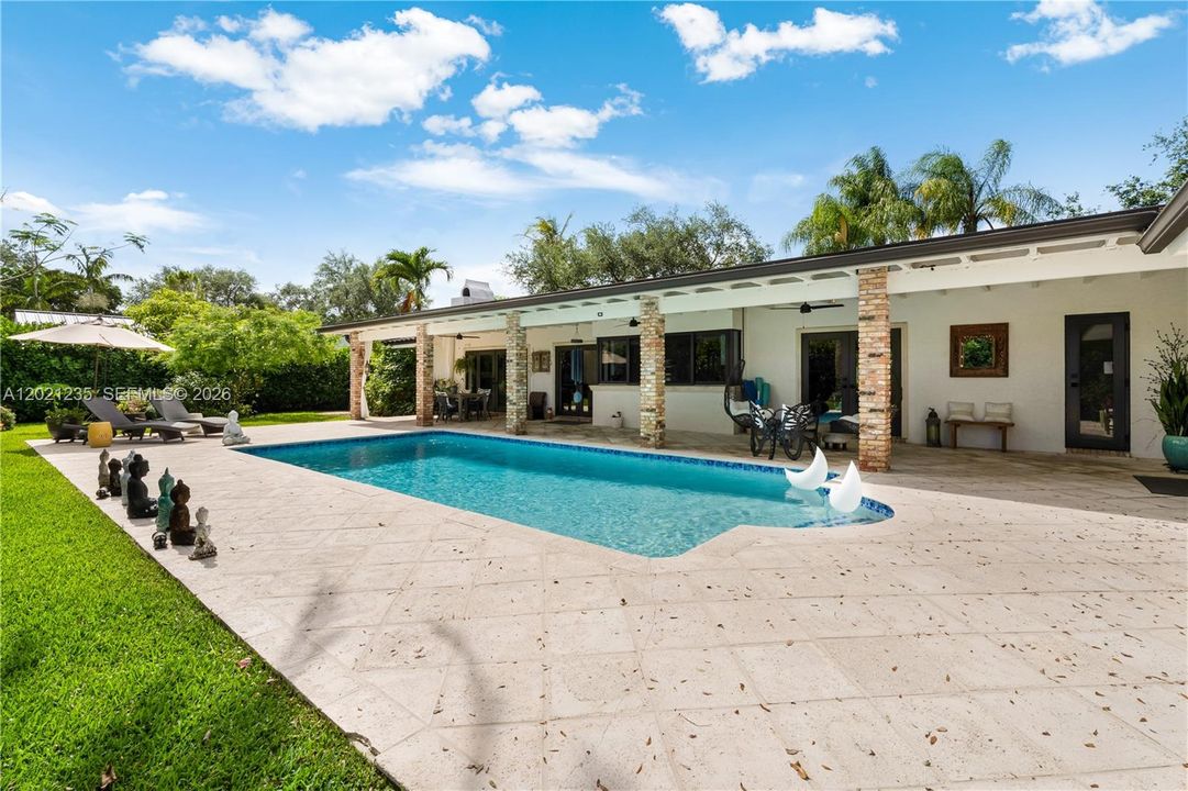 For Sale: $1,399,000 (4 beds, 3 baths, 2673 Square Feet)