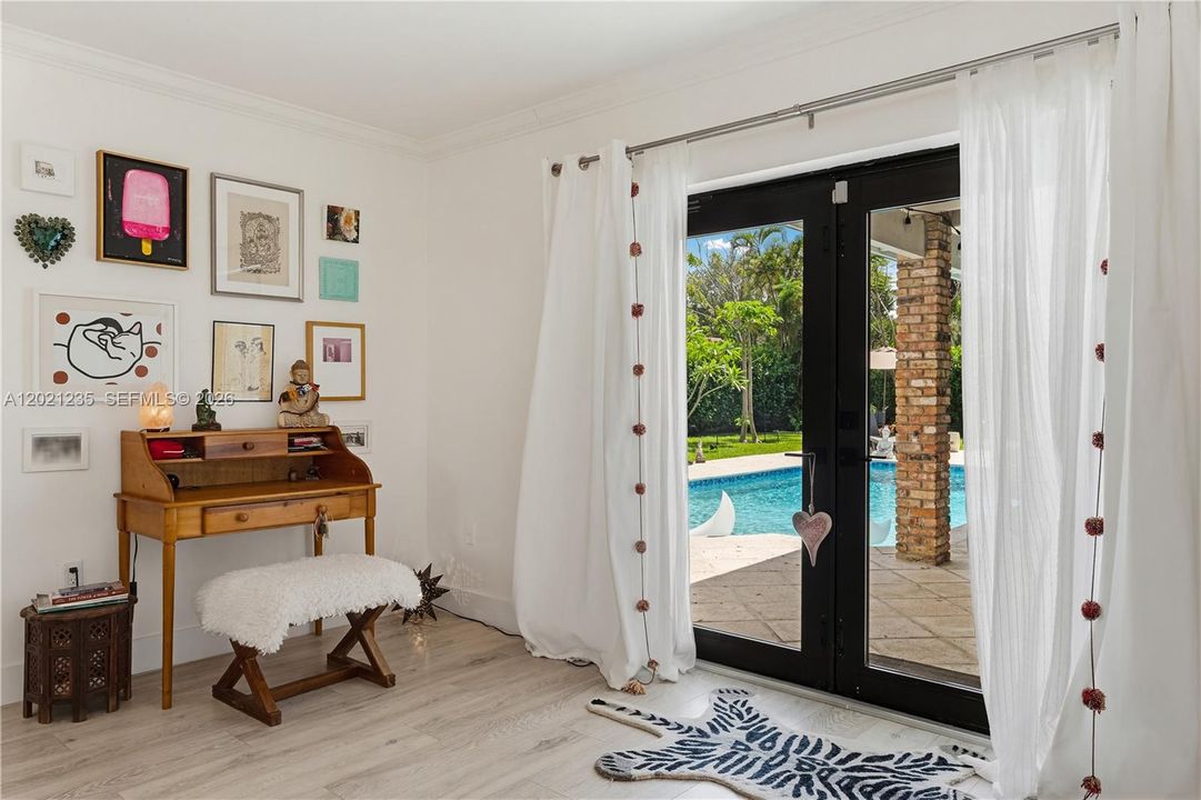 For Sale: $1,399,000 (4 beds, 3 baths, 2673 Square Feet)