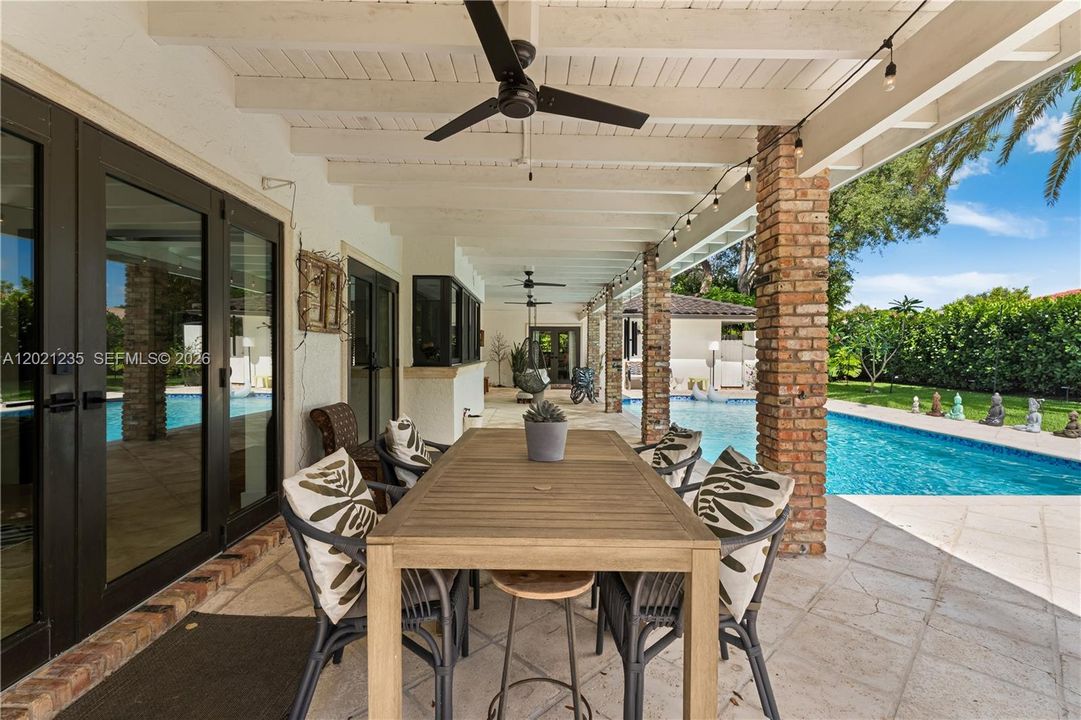 For Sale: $1,399,000 (4 beds, 3 baths, 2673 Square Feet)