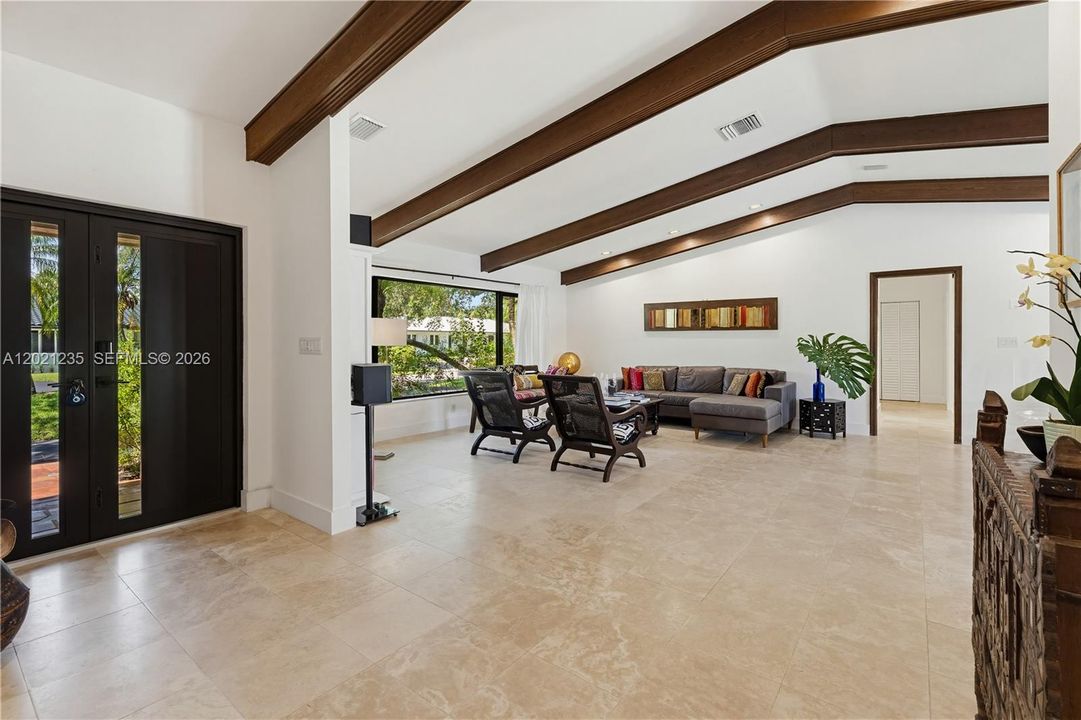 For Sale: $1,399,000 (4 beds, 3 baths, 2673 Square Feet)