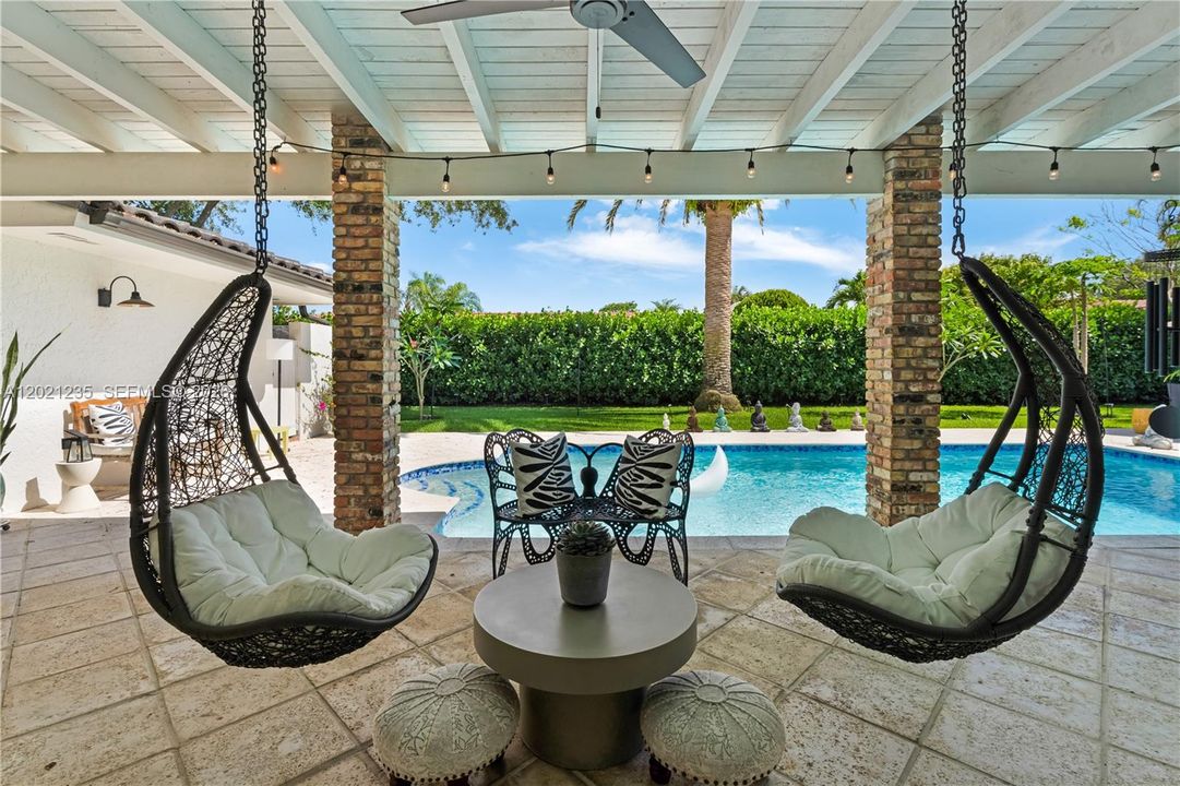 For Sale: $1,399,000 (4 beds, 3 baths, 2673 Square Feet)