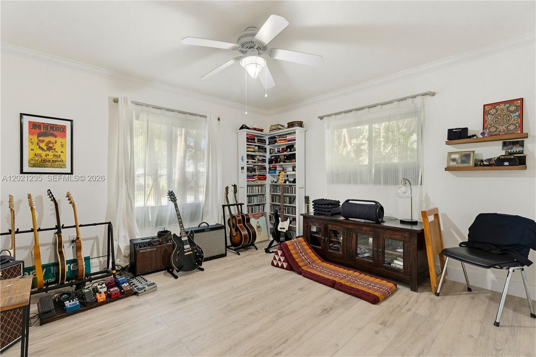 For Sale: $1,399,000 (4 beds, 3 baths, 2673 Square Feet)